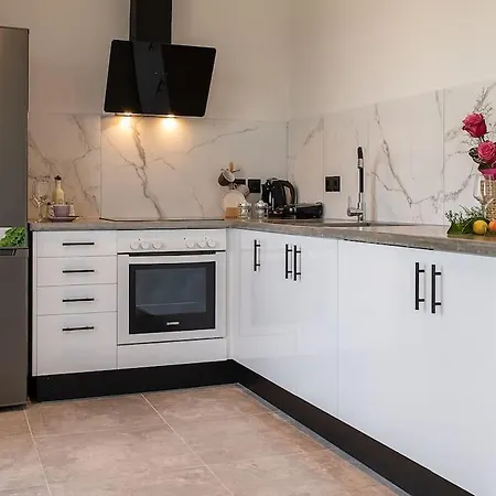 Av * Λακήθρα